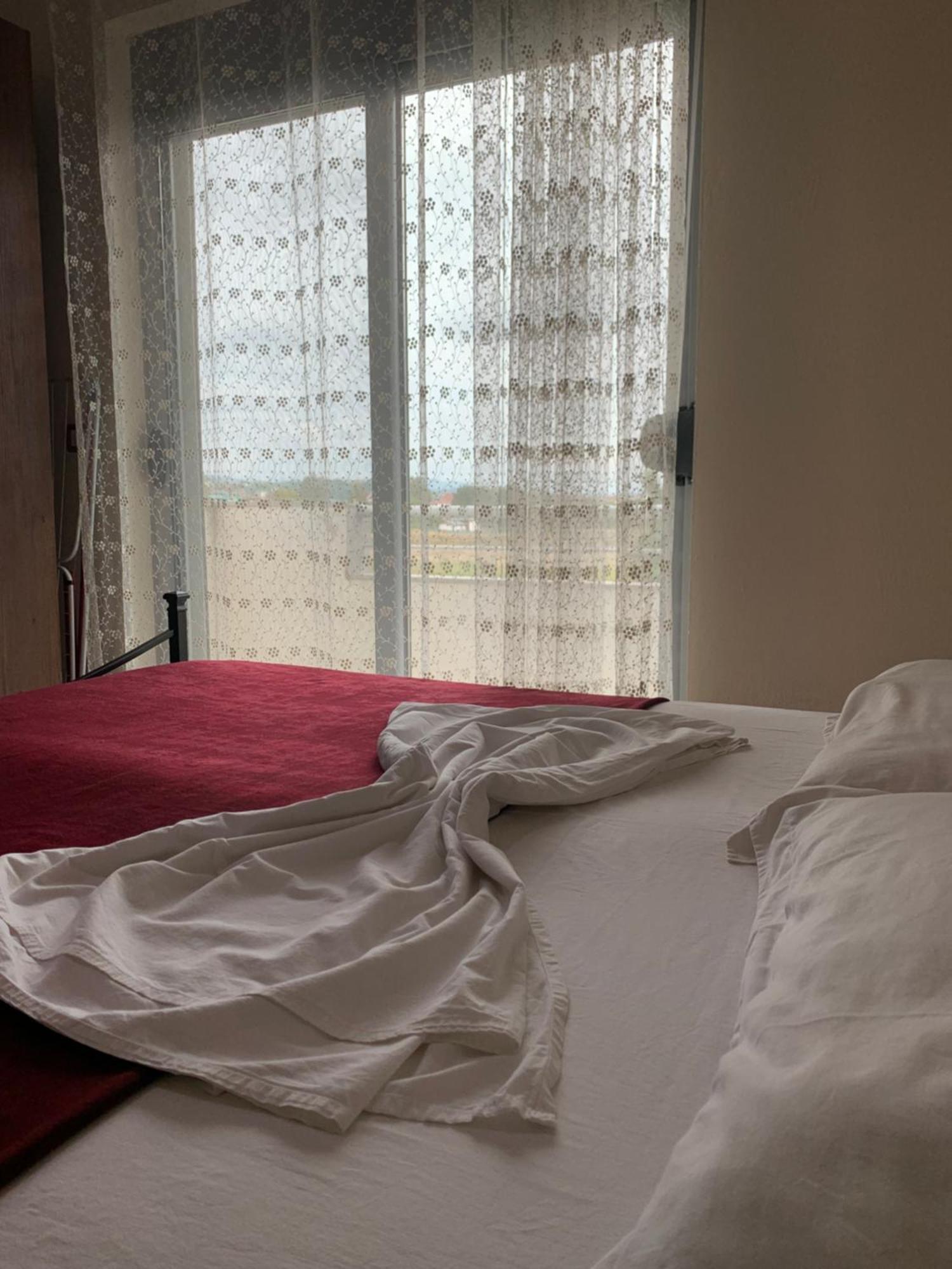 Risus Hotel Golem  Kültér fotó