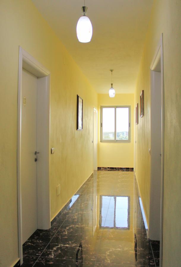 Risus Hotel Golem  Kültér fotó