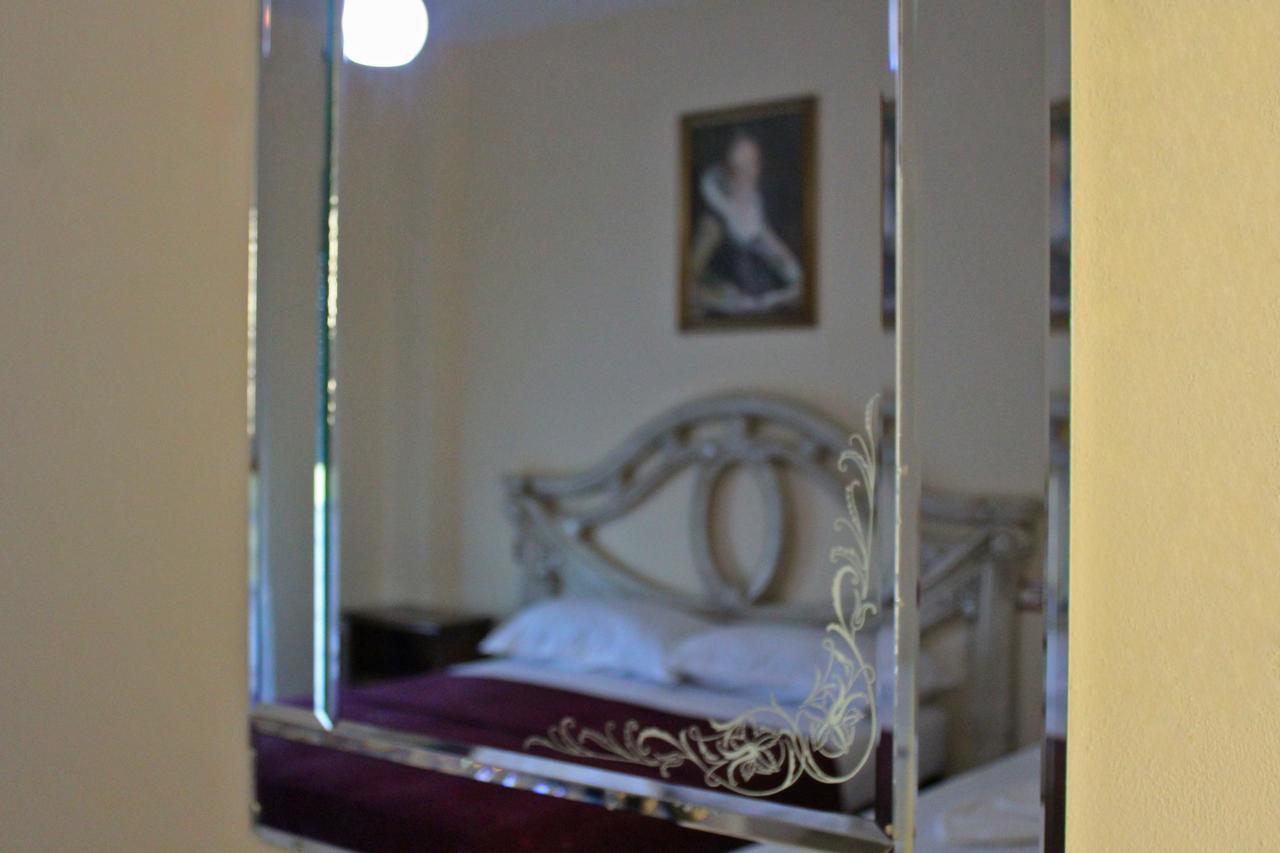 Risus Hotel Golem  Kültér fotó